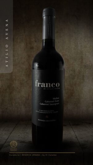 Botella del vino Atilio Avena Franco Trivarietal, un blend de autor.