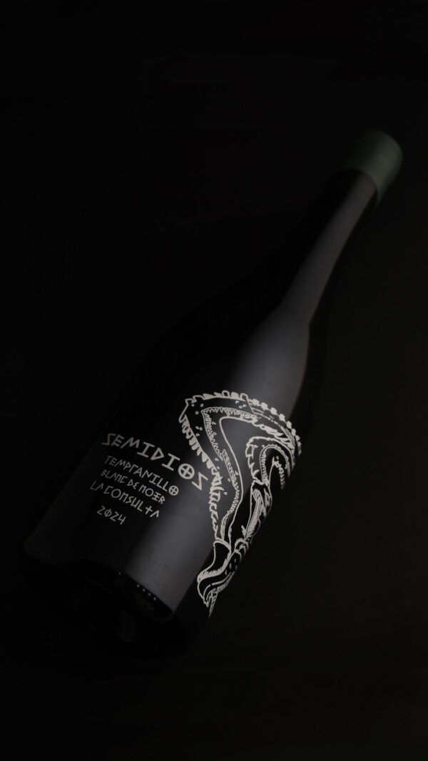 Botella del vino DEOS Semidios 2024, un Tempranillo vinificado en blanco.